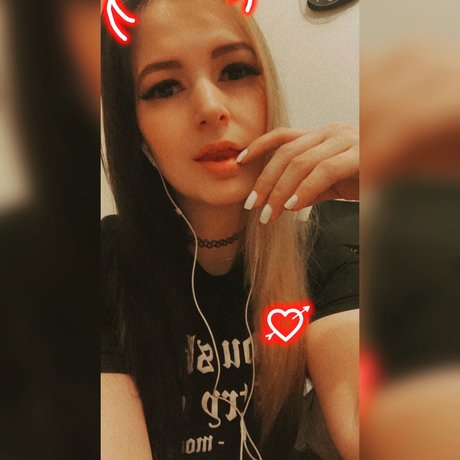 LoriKinns star sexy images