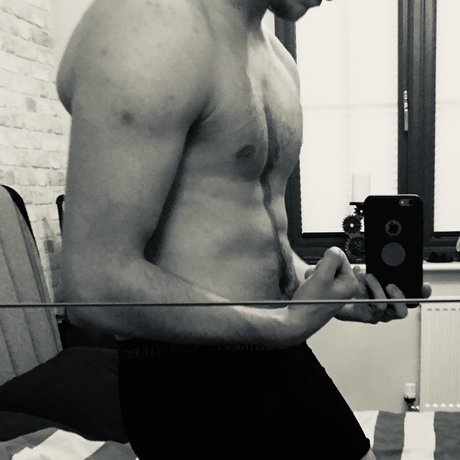 Six uk model xxx archive