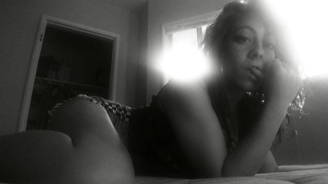 Local Honey naked model pic