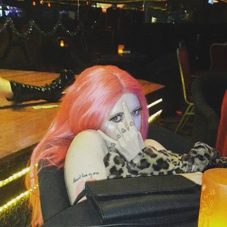 Lizzy Kitty naked actress picture