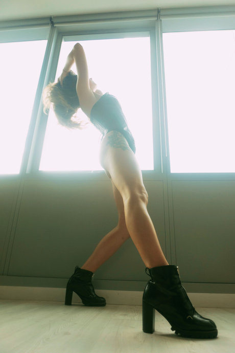 Dancing with Liv model porn photos