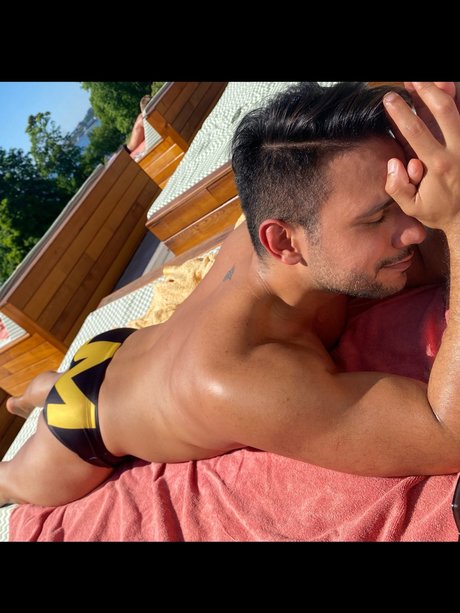 Lyon erotic model photo