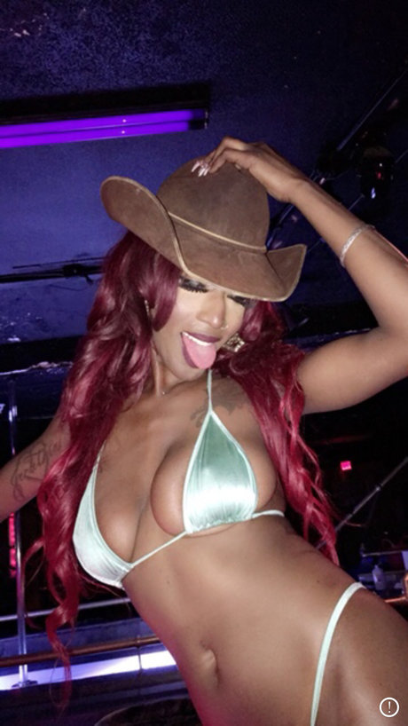 Divine Lynn porn actress gallery