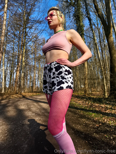 Lynn Tonic free star beautiful pics