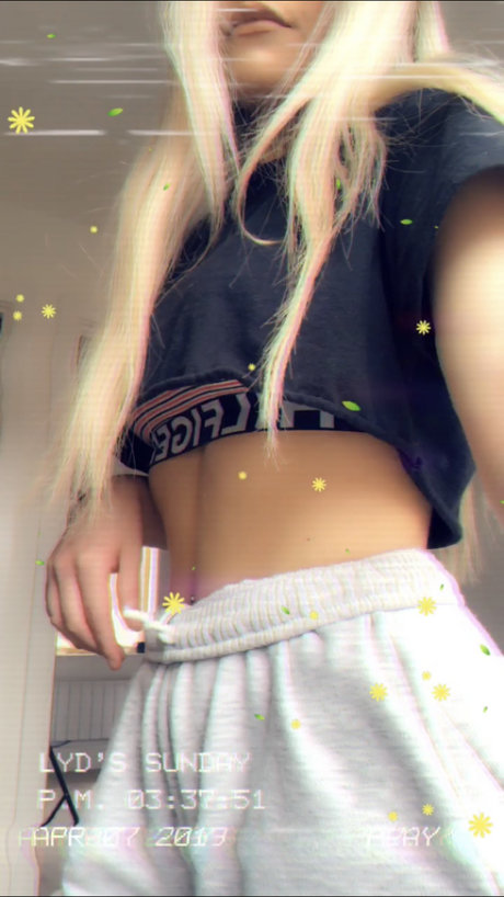 Lydia Hodgson art star pictures