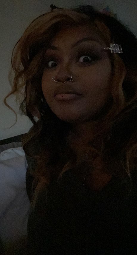 Gutter Glitter beautiful model pictures