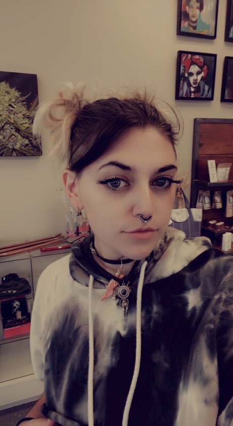 Luv Lee naked model picture