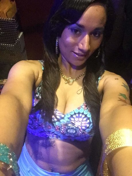 Luna Lopez sexy star photos