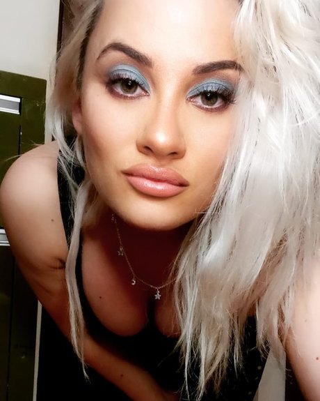 Lusy vip adult star img