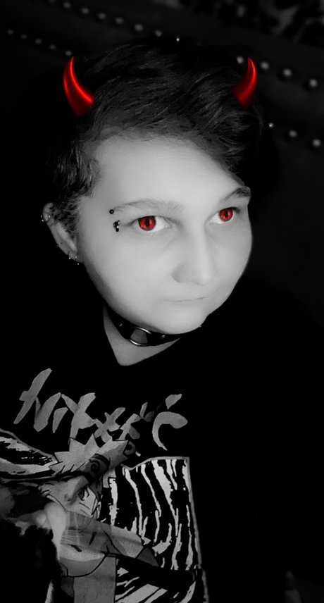 Lunar Brat model beautiful photo