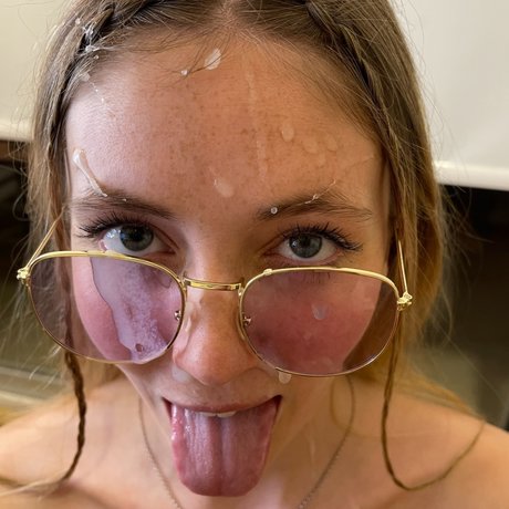 LUNA BREE hot actress photos