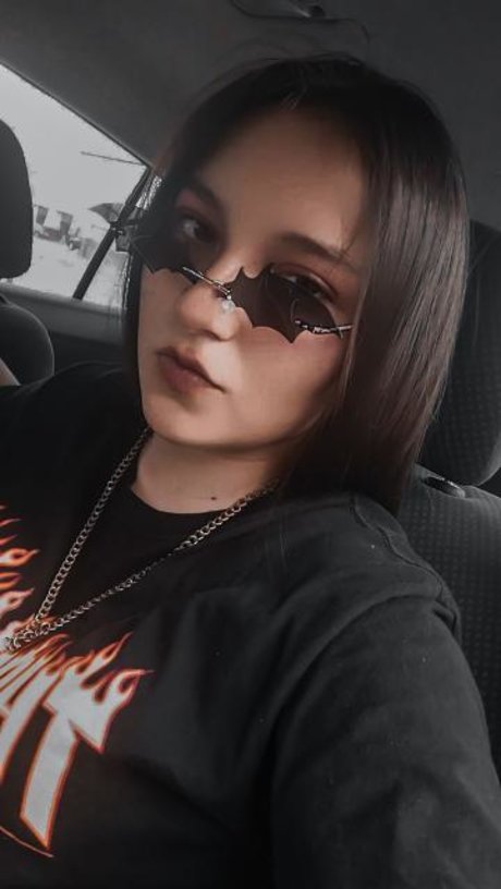 Angelina s Inferno model nude image