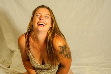 Lulu Kitten sexy actress image