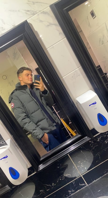 Lukegallon01 nude pornstar img