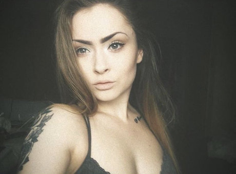 Lucid pretty pornstar pic