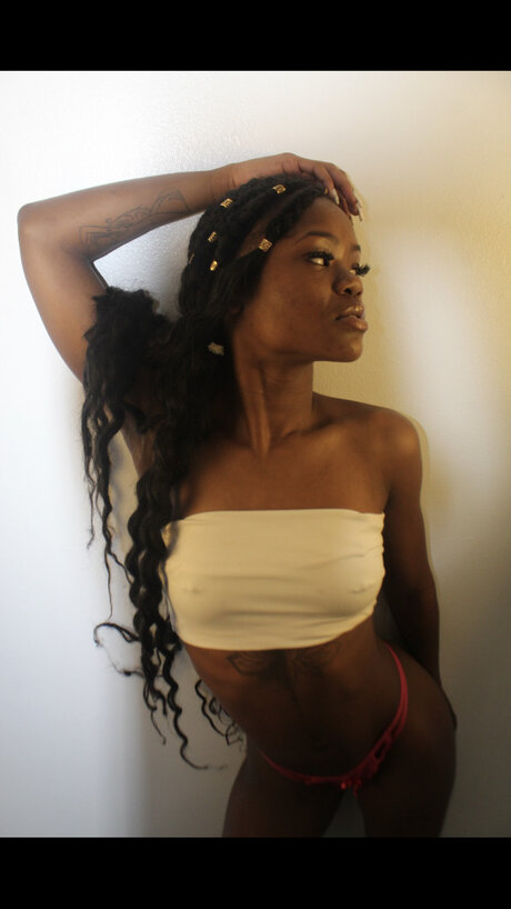 Marleii Quinn star exclusive photo