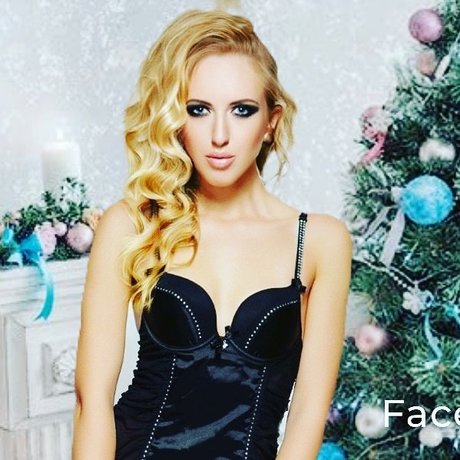 Marina Saporetti naked star picture