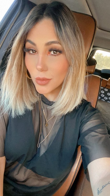 Mariela Razo beautiful model img