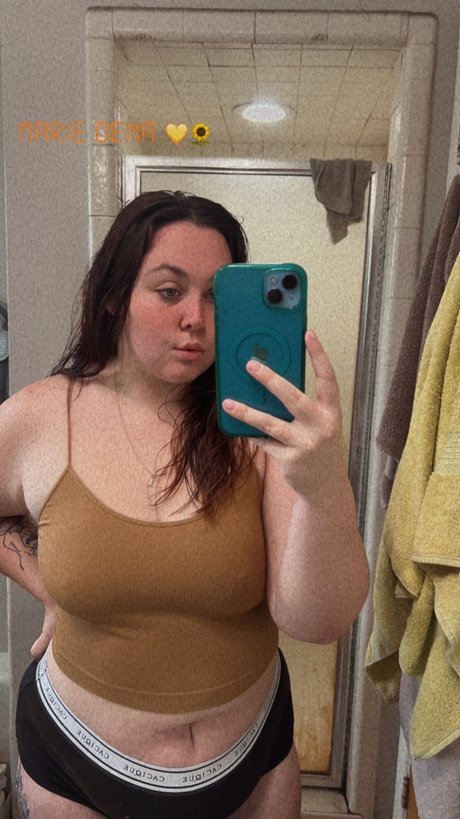 Marie dena free model picture