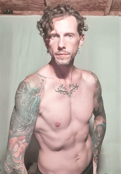 MAntiS sexy pornstar picture