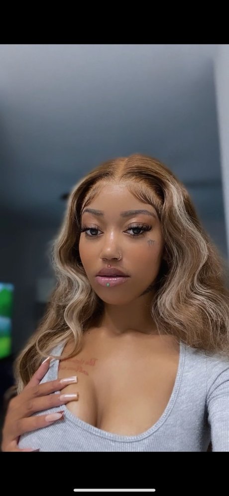 MangoD as pretty pornstar photo