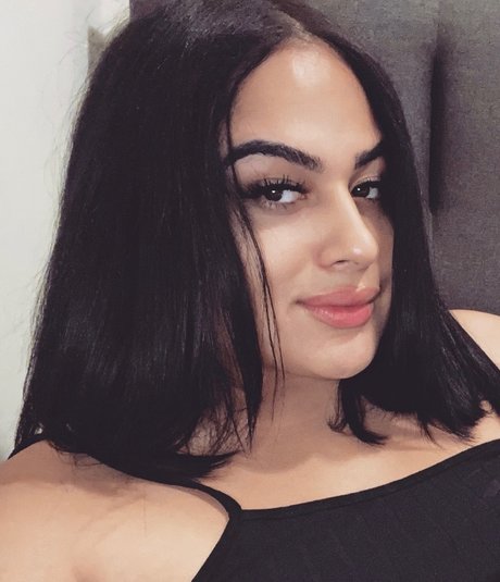 Christina La Mamasota erotic star photo