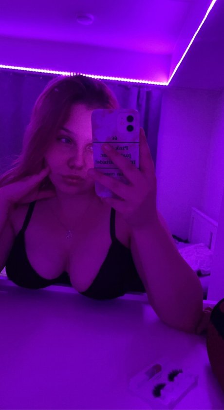 Mimu erotic actress pictures