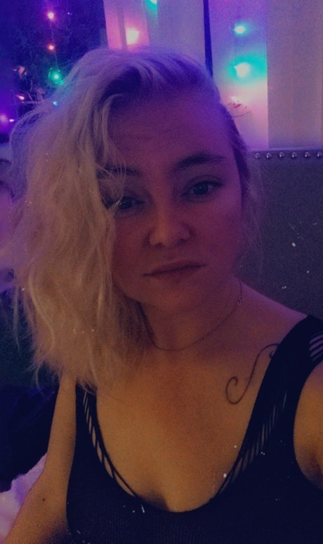 MamaBear008 nude pornstar pictures