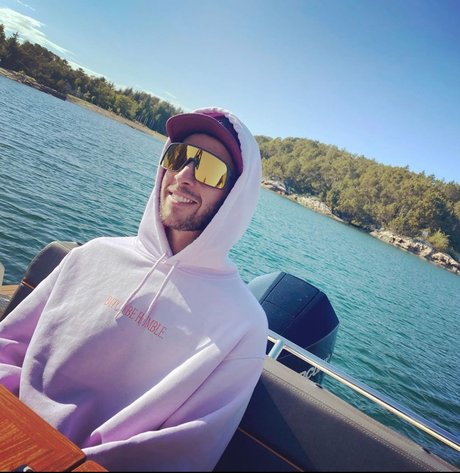 Malo Marbella sex model picture