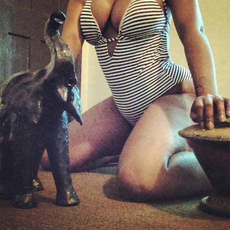 Blu Jay Swan star exclusive images