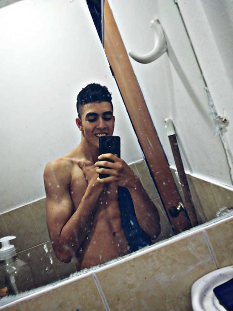 Maiky V perfect star pics