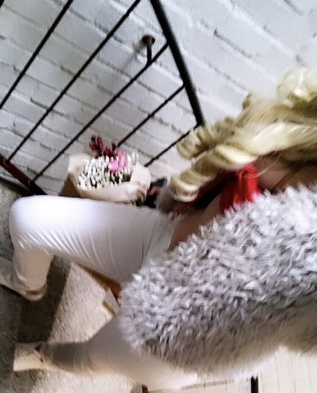 Mellis nude pornstar picture