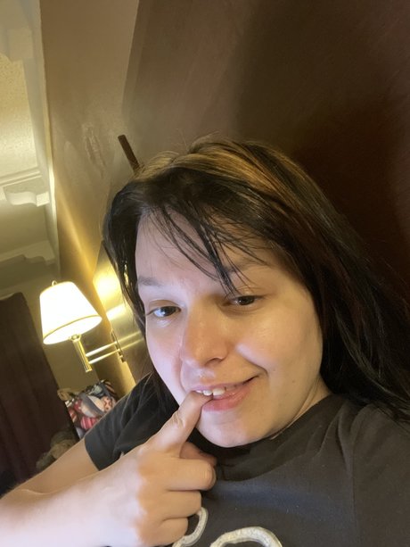 Megan Landes adult model pic