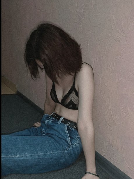 Meavvi free art actress pic