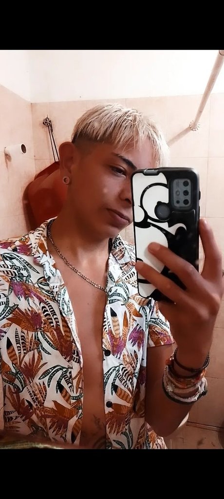 Cuenta cerrada_ naked star gallery