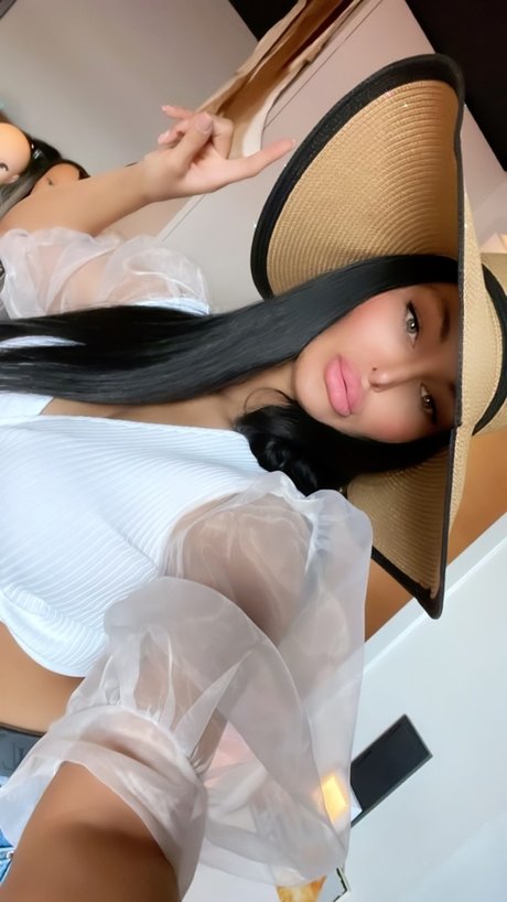 Matison Daniela_ model hot img