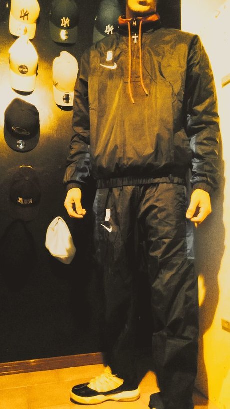 Master Axl naked actress pic