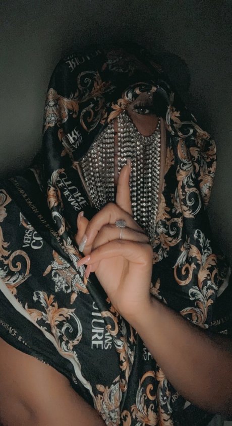 Masked 1 sexy model pics