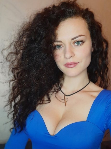 Mary Green star pretty archive