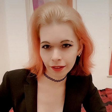 Miri Mayhem art model gallery