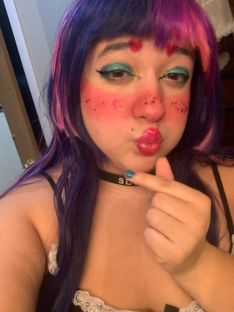 Cherry Sins pornstar naked images