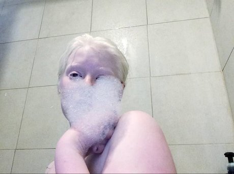 Milky Moon nudes star photo