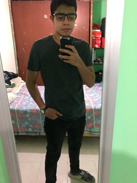 Miguel Flores exclusive actress photo