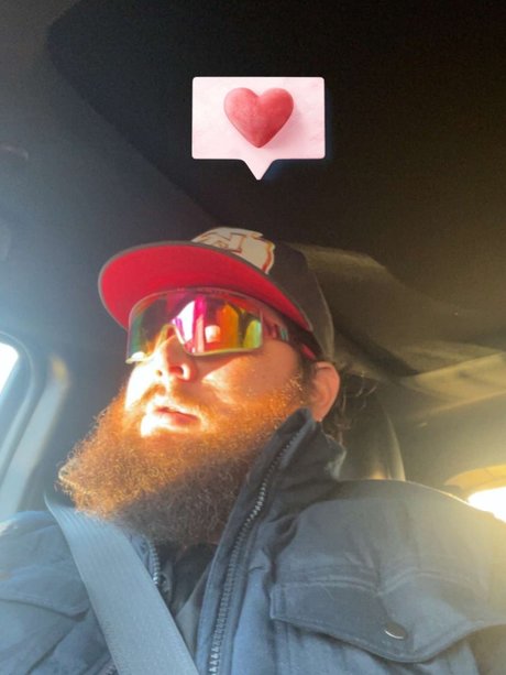 ShowMeCub pornstar beautiful image