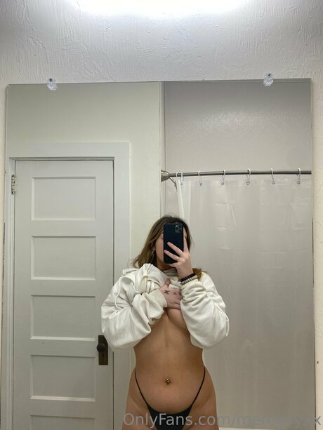 mercyyyxx star nude image