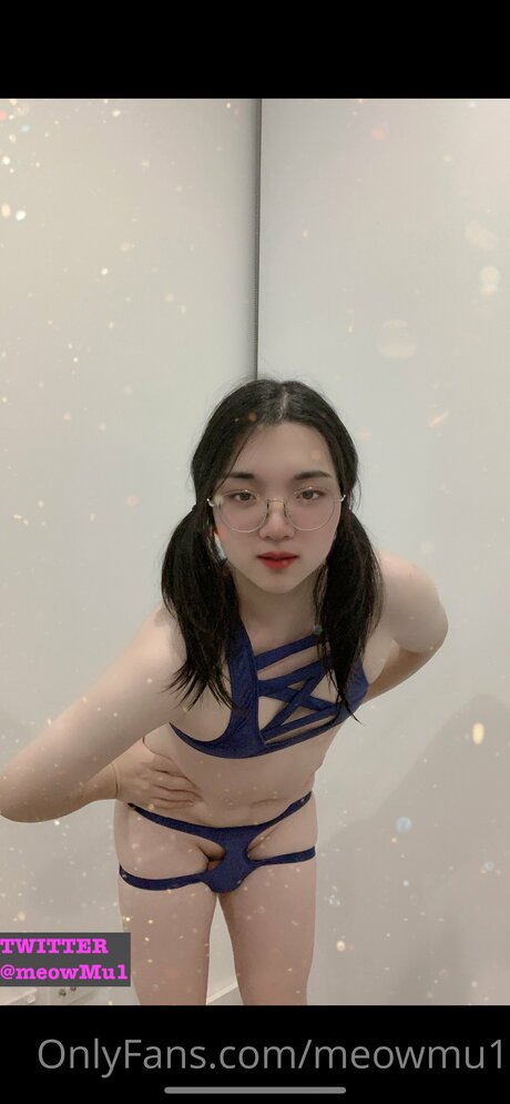 Ai SissyLunar model sexy img