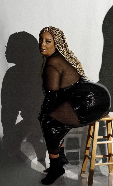 Monaegreene25 nude model photo