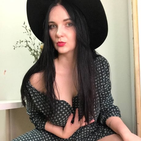 Your Friend s Mom Dana star free galleries