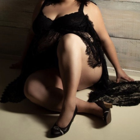 Moaning Laura beautiful actress pic