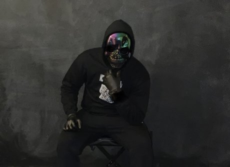 Mr Quid Pro Quo nude actress photos